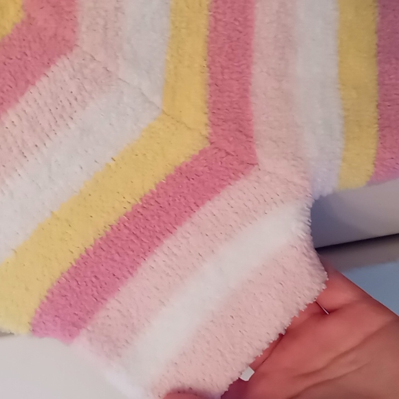 TWO TOP Bundle of Forever 21 velvet top & fuzzy crop top - Picture 3 of 6